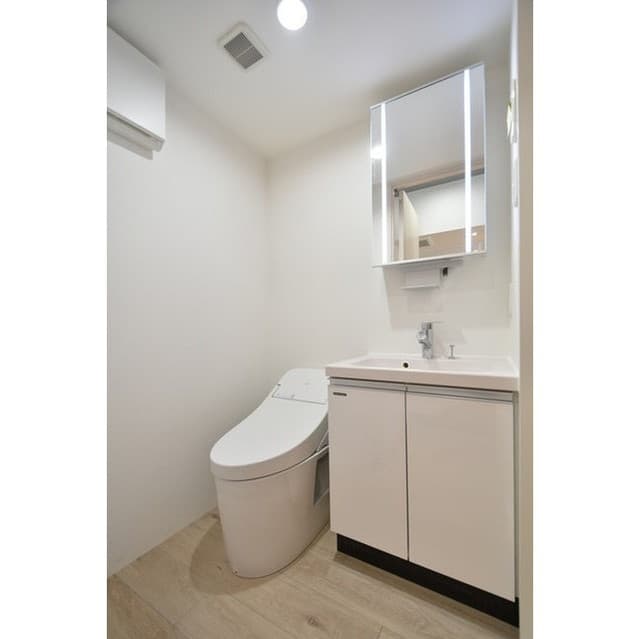 Room image 11