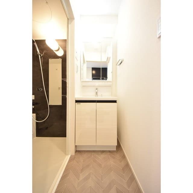 Room image 14