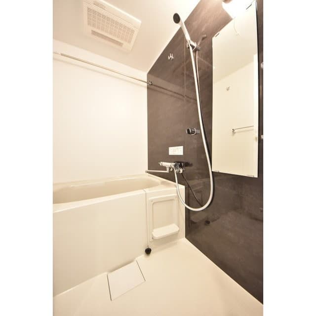 Room image 15