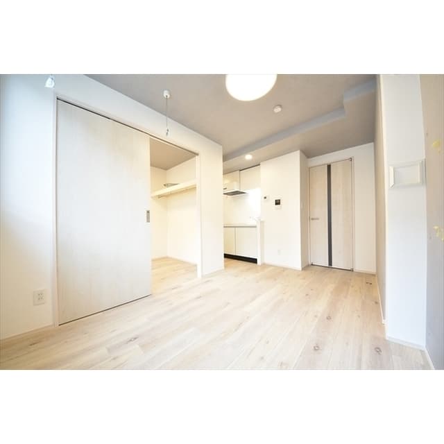 Room image 11
