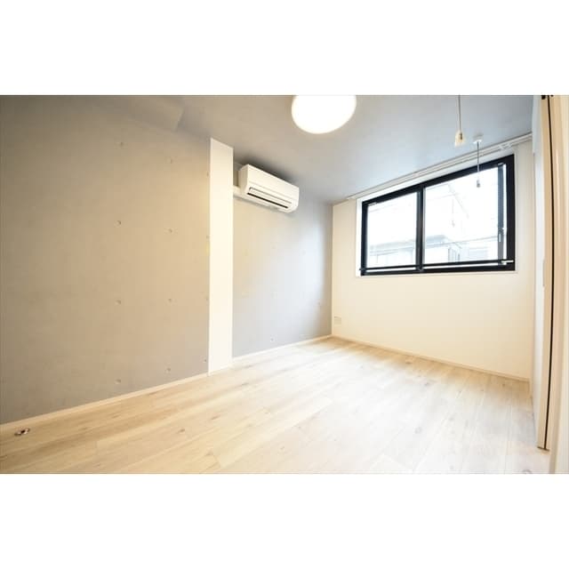Room image 12
