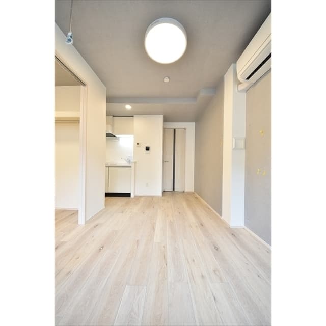 Room image 14