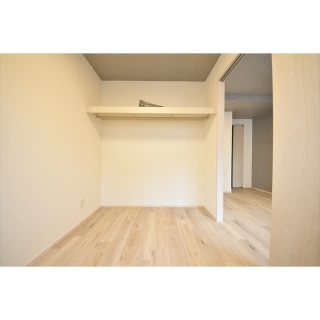 Room image 16