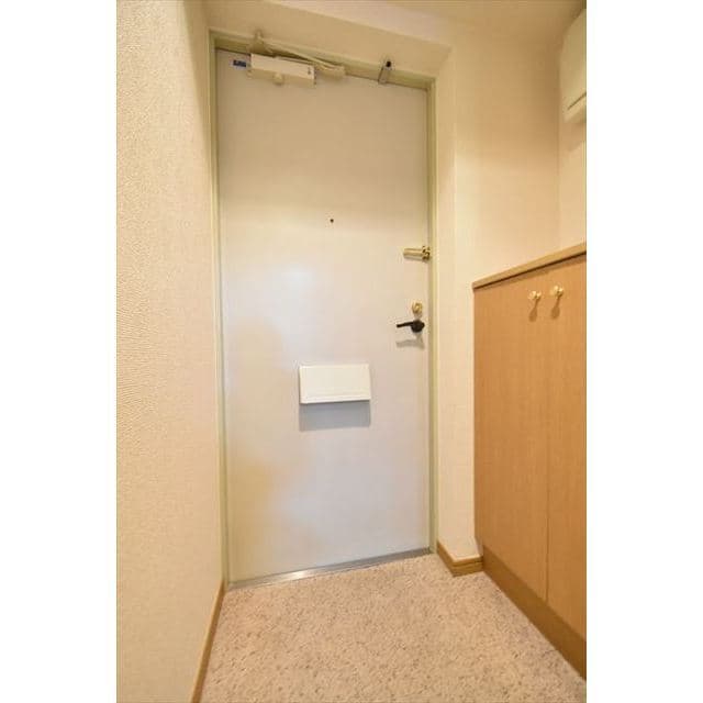 Room image 12