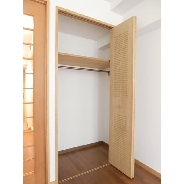 Room image 16