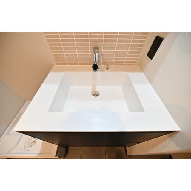 Room image 16