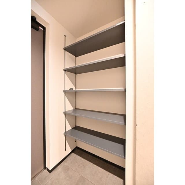 Room image 12
