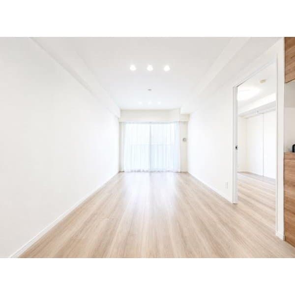 Preview interior of 06272609