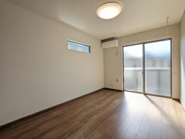 Preview interior of Nishi Omiya T&T