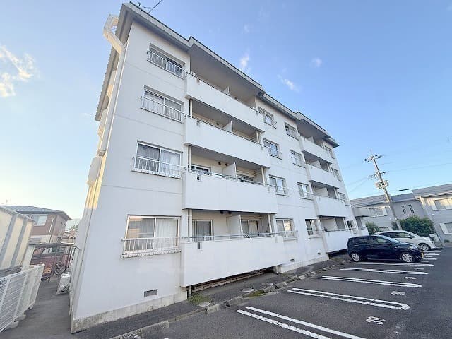Main exterior of Higashi Akira Mansion -Foreigner nationals: OK🔥