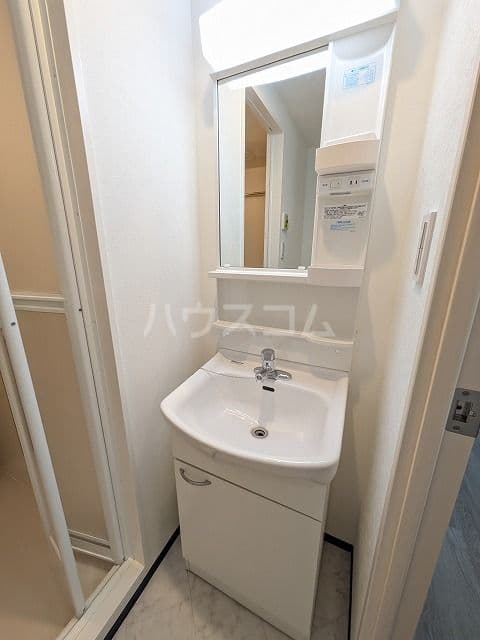 Room image 9