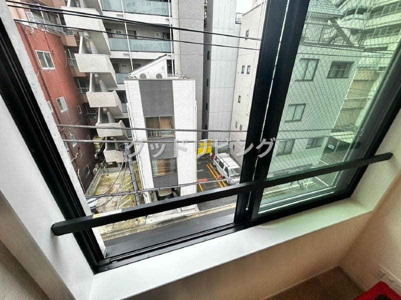 Room image 10