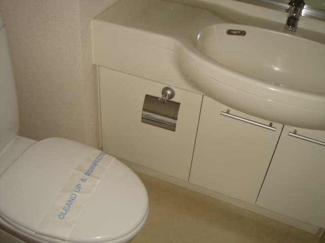 Room image 8
