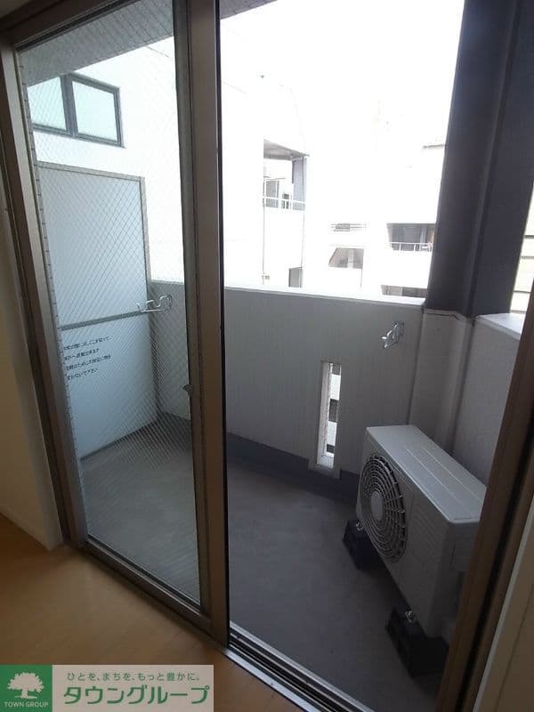 Room image 9