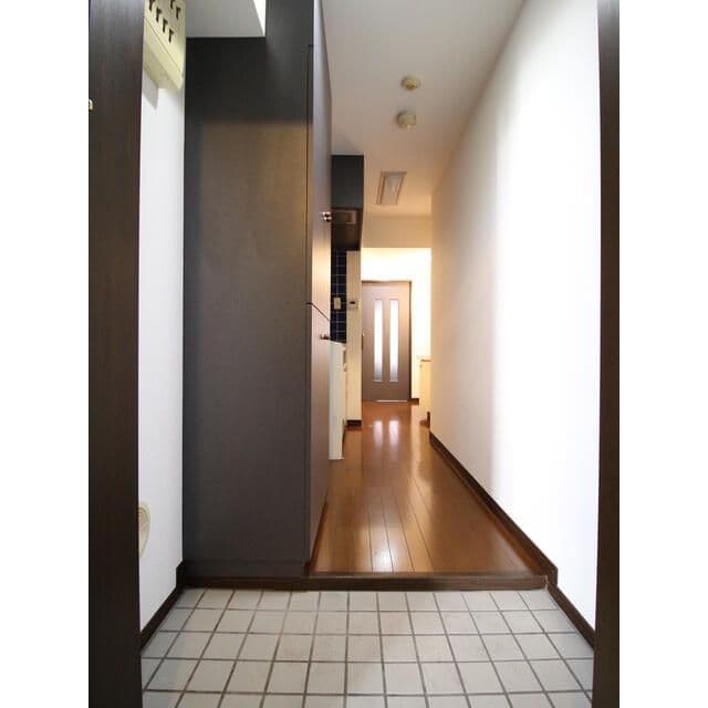 Room image 13