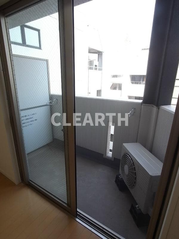 Room image 8