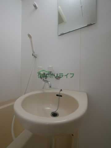 Room image 9