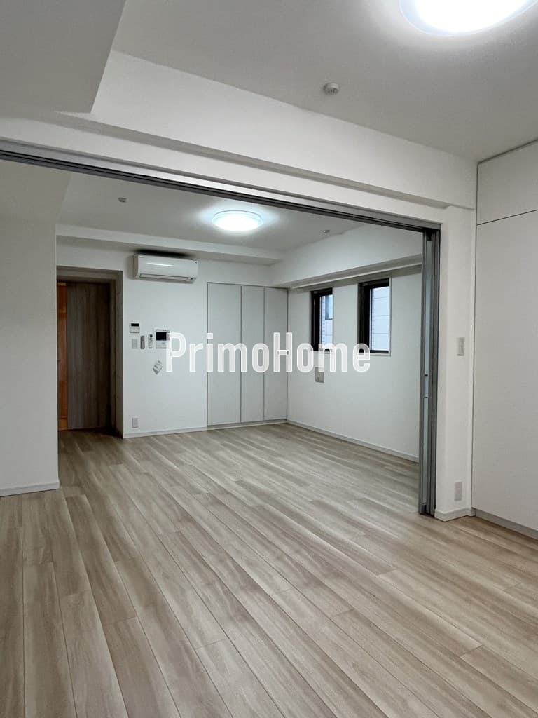 Room image 11