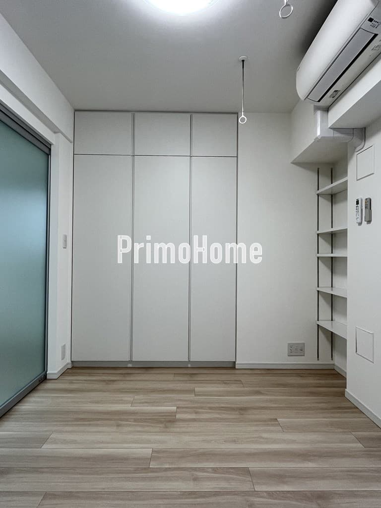 Room image 8