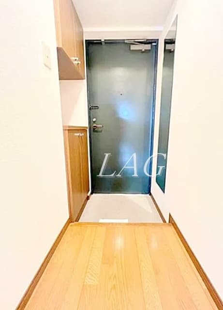 Room image 11