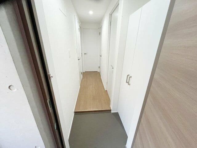 Room image 12