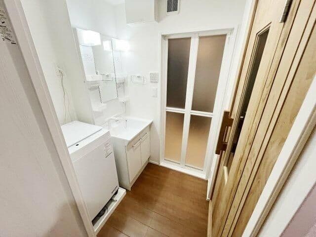 Room image 9