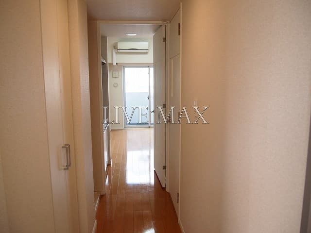 Room image 13
