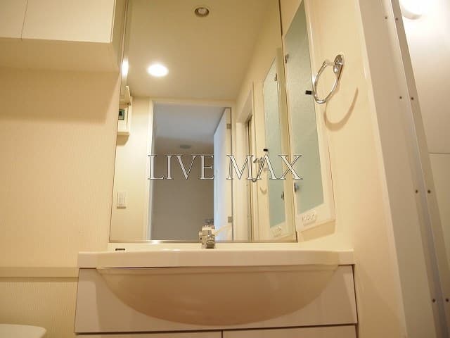 Room image 9