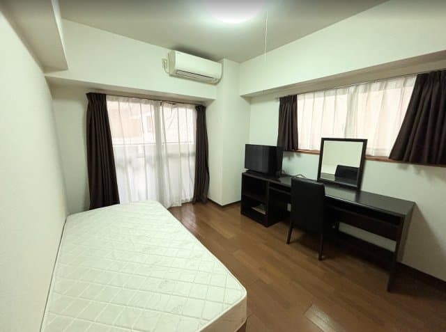Room image 14