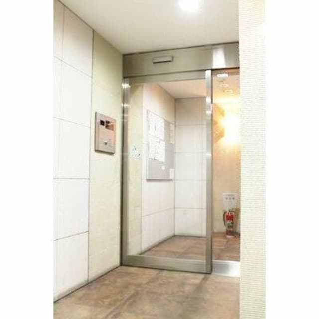Room image 12