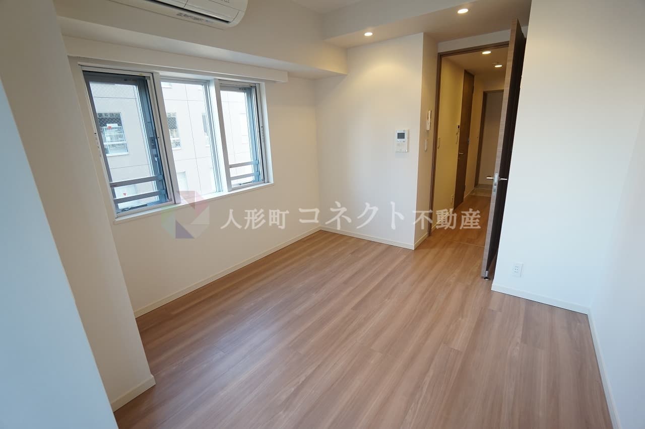 Room image 8