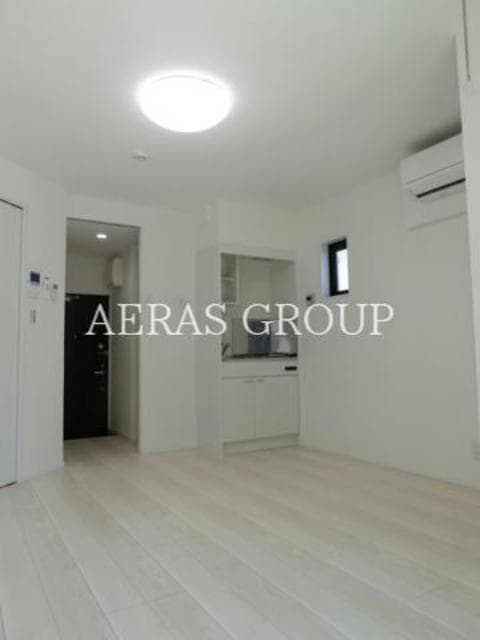 Room image 8