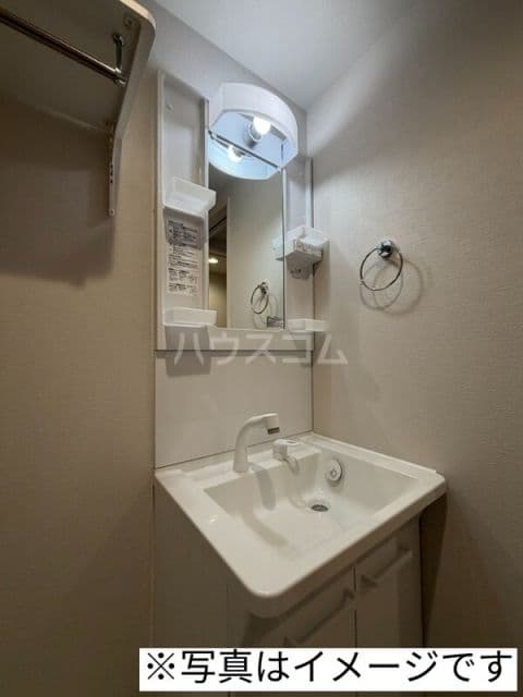 Room image 9