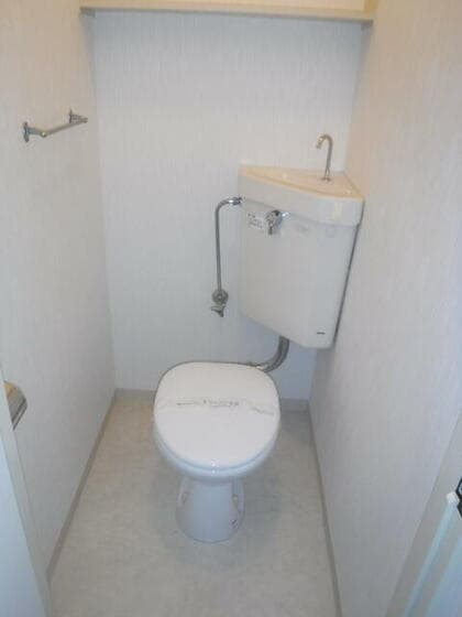 Room image 8