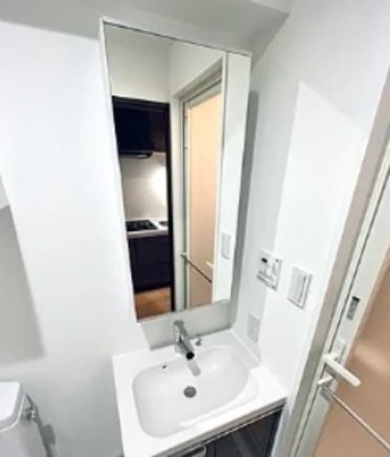 Room image 8