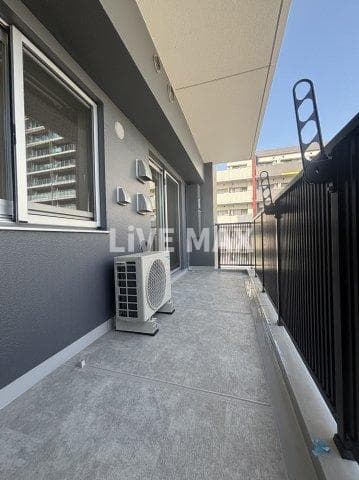 Room image 10