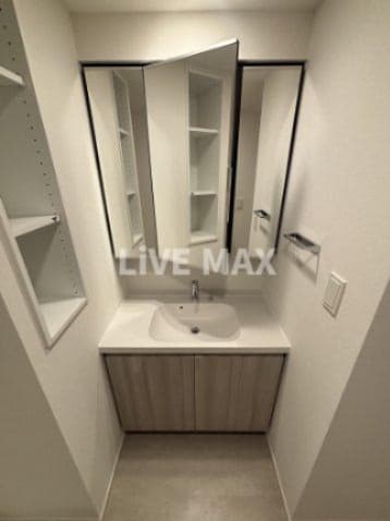 Room image 9