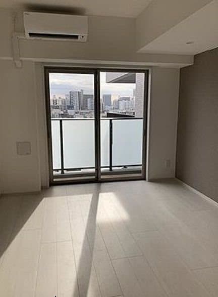 Room image 8