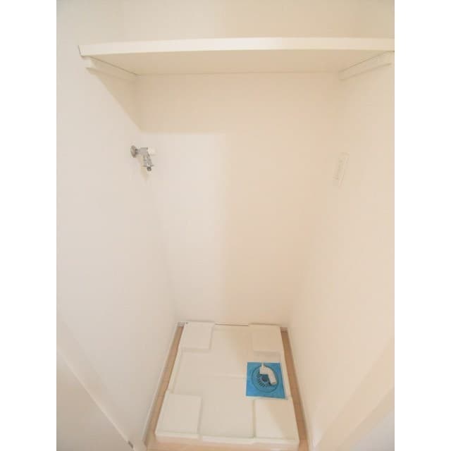Room image 13