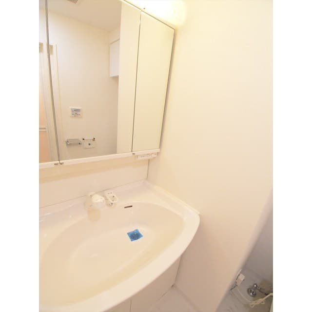 Room image 9