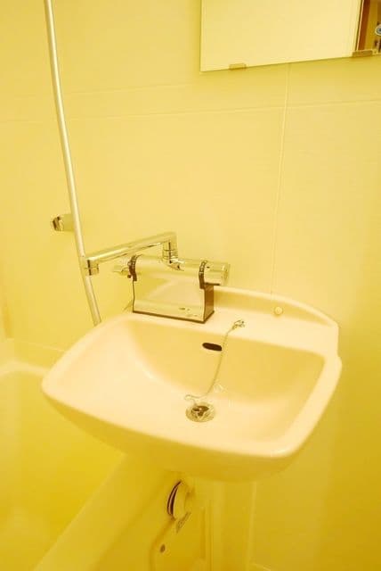 Room image 8