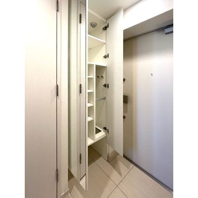 Room image 11