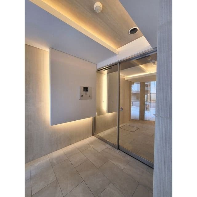 Room image 12