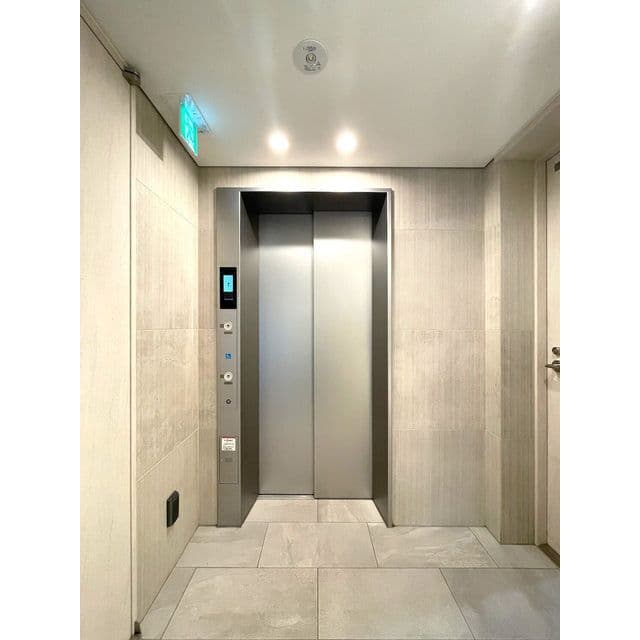 Room image 13