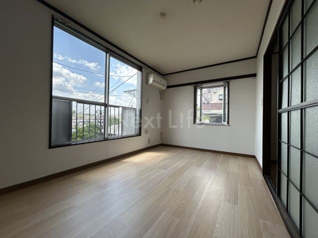 Preview interior of Green Villa