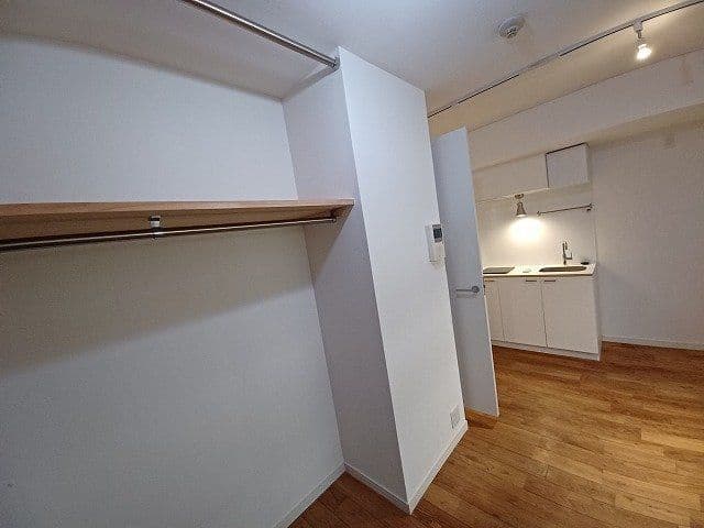 Room image 10