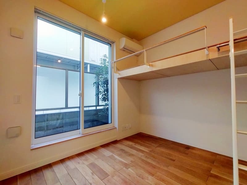 Room image 11