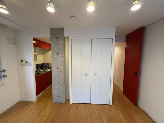 Room image 10