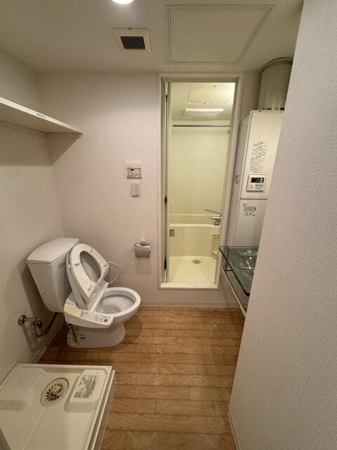 Room image 11
