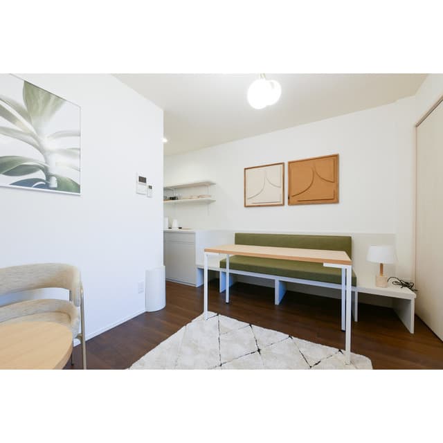 Room image 8
